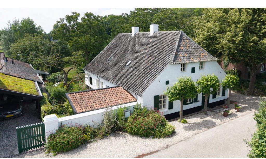 Vrijstaande woning met BenB/mantelzorg,Venlo, herbouwd 1983, Limburg, Vrijstaande woning, 265 m², 8 kamers
