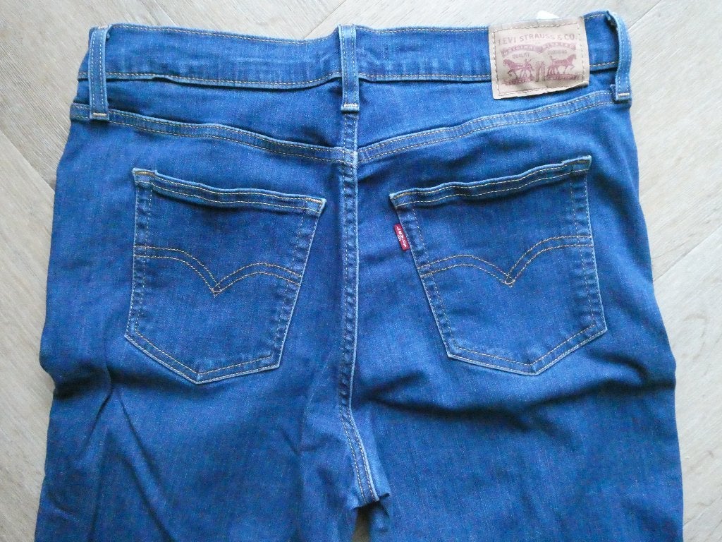 Mooie Levi 720 High Rise Super Skinny spijkerbroek, 31-32, Kleding | Dames, Blauw, Ophalen of Verzenden, Zo goed als nieuw, W30 - W32 (confectie 38/40)