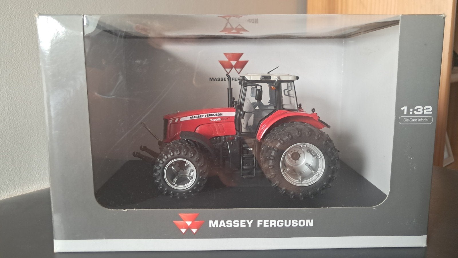 UH Massey Ferguson 7499 dubbellucht, Ophalen of Verzenden, Nieuw, Tractor of Landbouw, Universal Hobbies