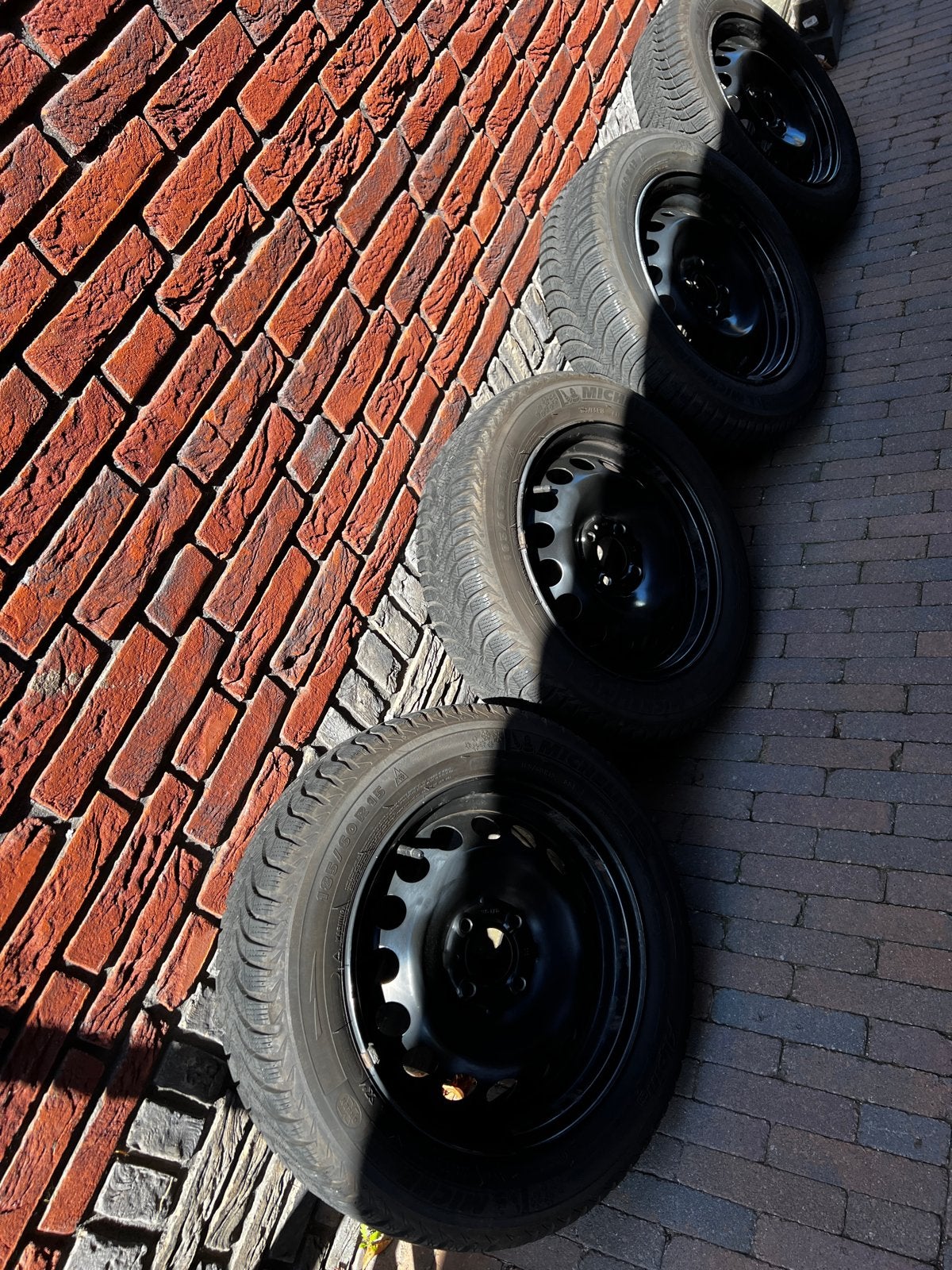4 Winterbanden met velg voor Renault Twingo (2014-2021), Auto-onderdelen, Ophalen, Gebruikt, 15 inch, Banden en Velgen