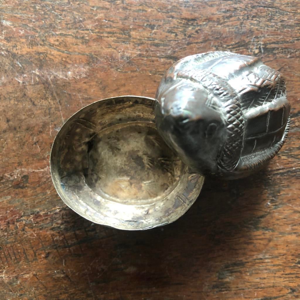 Vintage Schildpad Bedeldoosje - Zilverkleurig, Antiek en Kunst, Ophalen of Verzenden, Zilver
