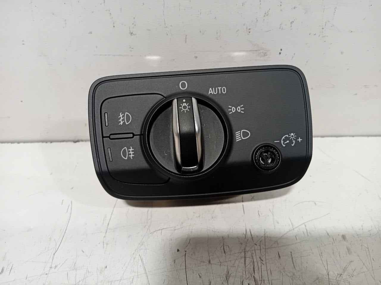 Lichtschakelaar Audi A3, Auto-onderdelen, Onderdelen@venauto.nl, Van der Ven Autorecycling B.V., Gebruikt, Ettenseweg 76, 4706 PB Roosendaal, The Netherlands