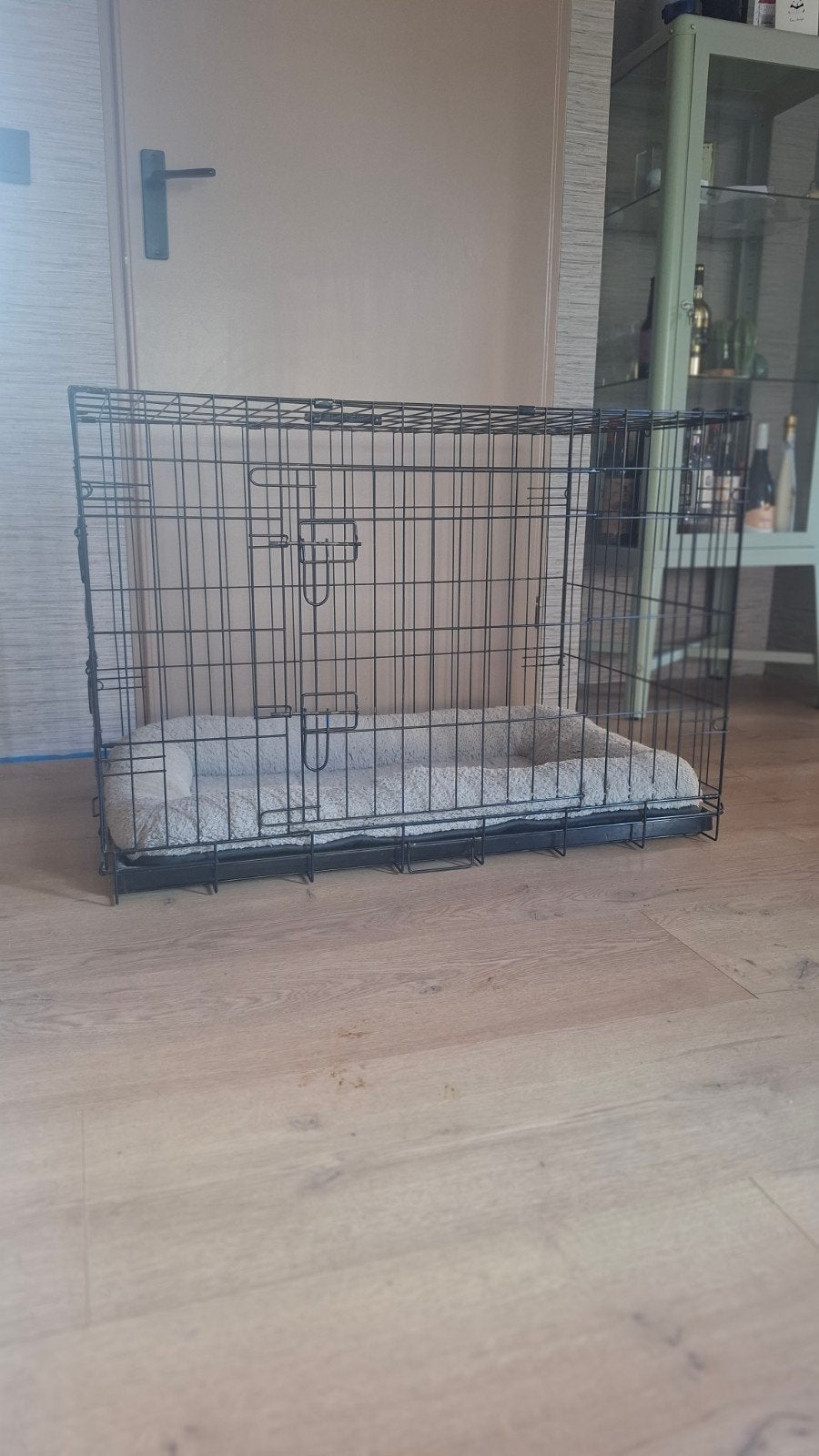 Zwarte honden bench, Dieren en Toebehoren, Ophalen, Zo goed als nieuw, 75 tot 110 cm, Minder dan 65 cm