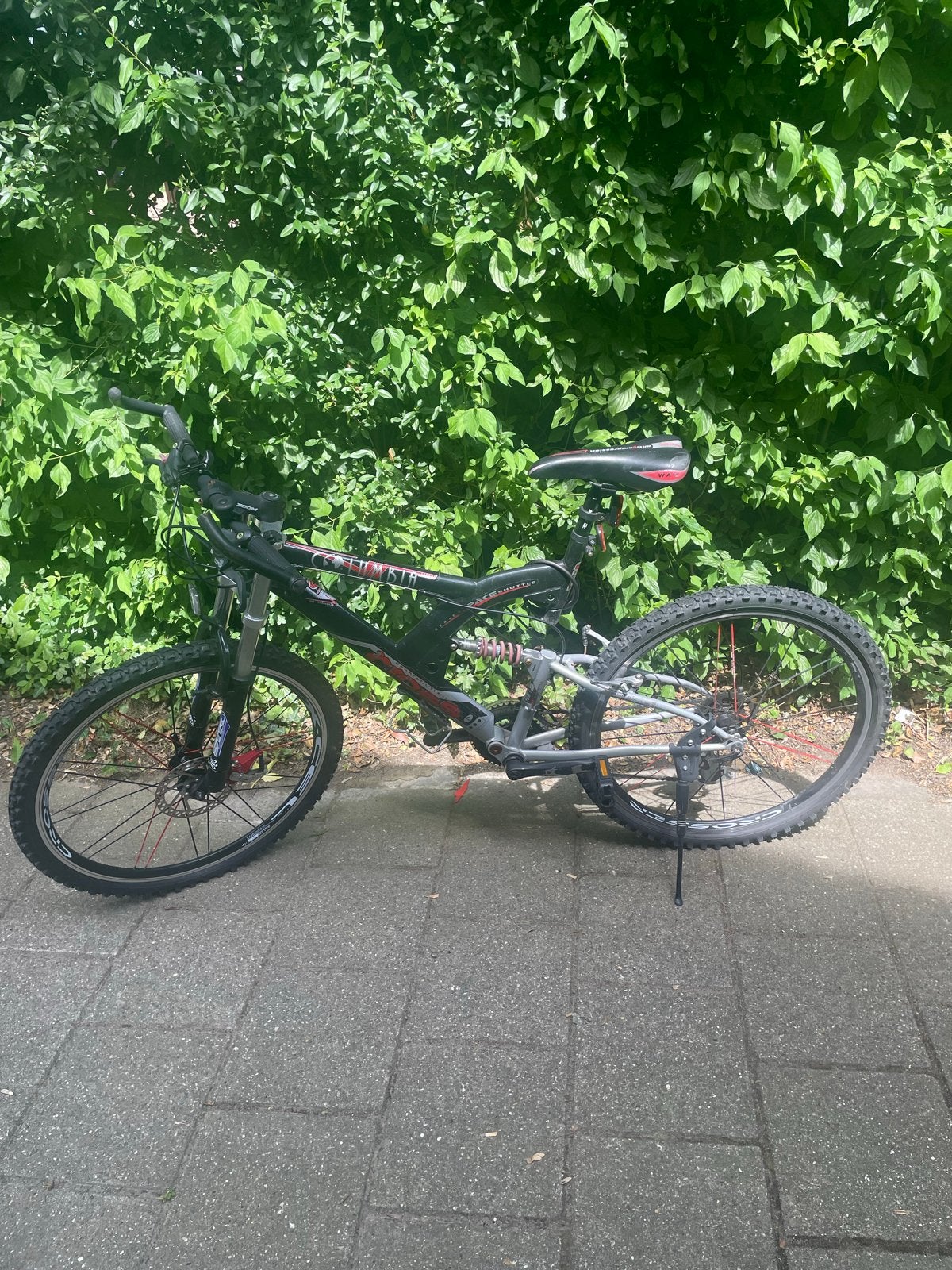26 inch mountainbike met vering, Fully, Ophalen, Gebruikt, Overige merken