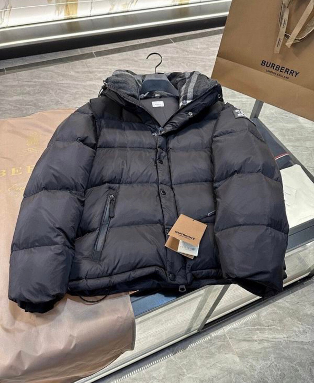 Burberry jas, Ophalen of Verzenden, Zo goed als nieuw, Overige maten, Zwart
