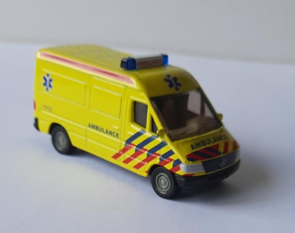 Set: Mercedes busje Ambulance en Polizei / Siku, Ophalen of Verzenden, Zo goed als nieuw, Bus of Vrachtwagen