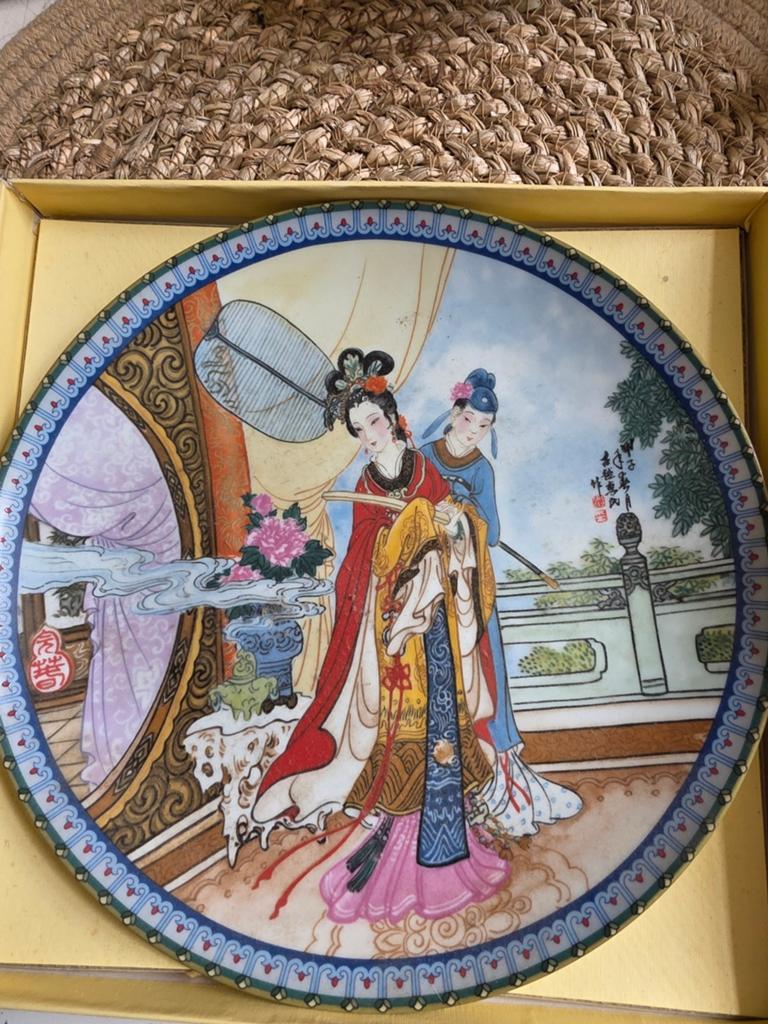 Set van 14 Chinese decoratieve borden met figuren, Antiek en Kunst, Antiek | Porselein, Ophalen of Verzenden