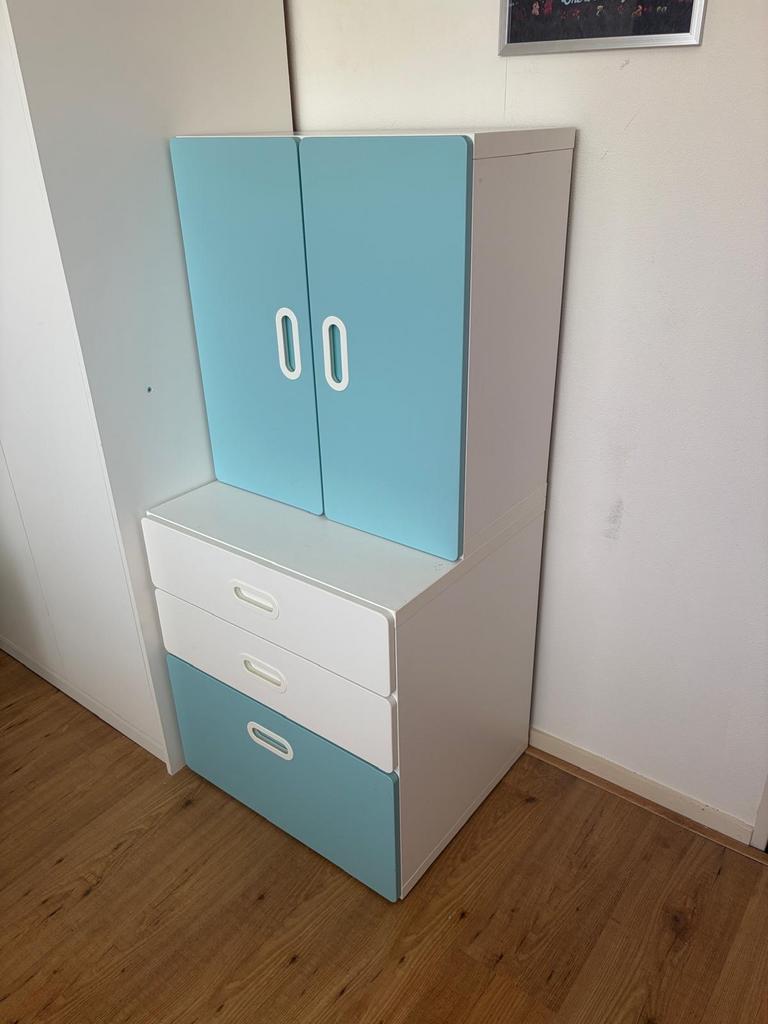 IKEA Stuva Smastad kast met deurtjes en lades, Kinderen en Baby's, Kinderkamer | Commodes en Kasten, Ophalen, Gebruikt, 50 tot 70 cm