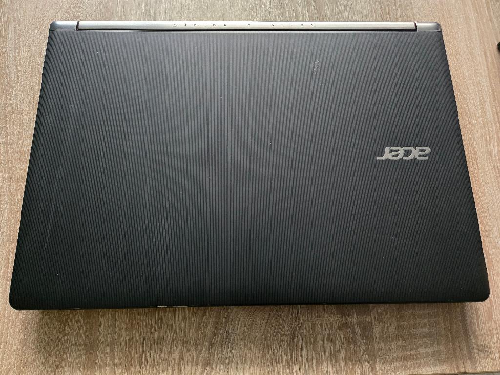 Gebruikte Acer Aspire V 17 Nitro 17" Laptop, Computers en Software, Windows Laptops, Gebruikt, Met videokaart, 2 tot 3 Ghz, Qwerty