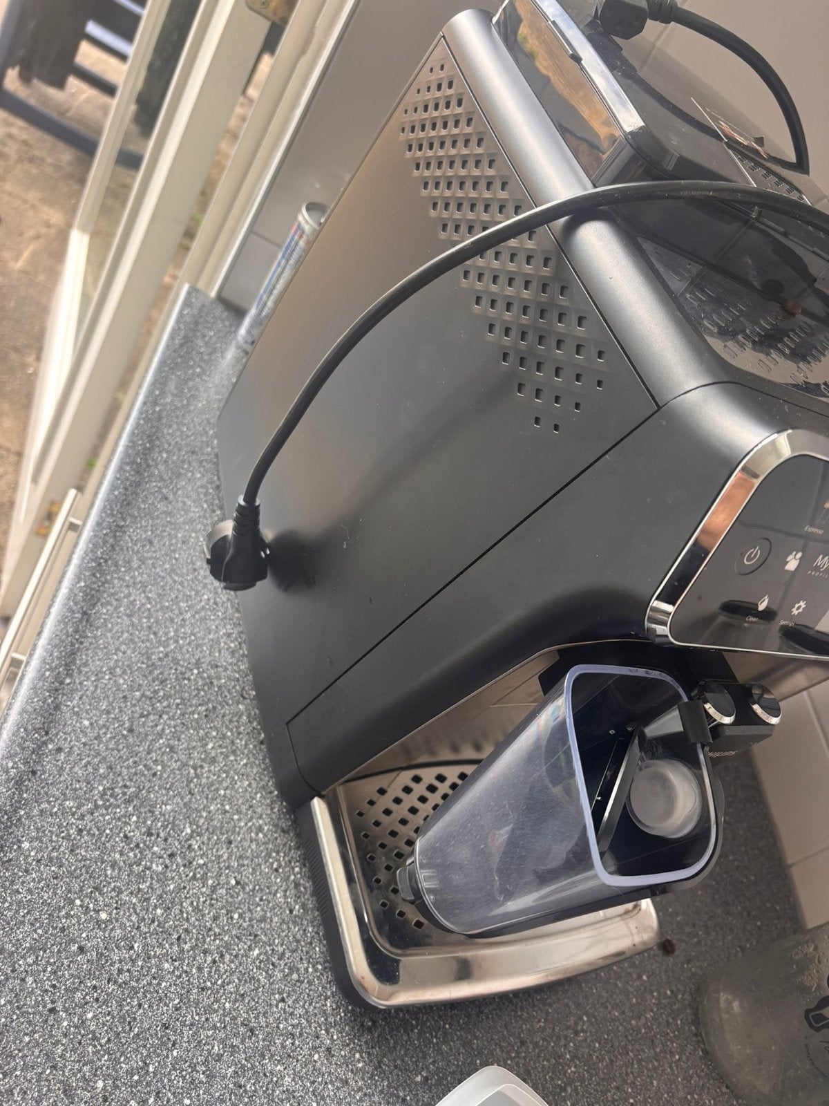 Philips LatteGo Volautomatische Espressomachine, Witgoed en Apparatuur, Koffiezetapparaten, Ophalen, Afneembaar waterreservoir