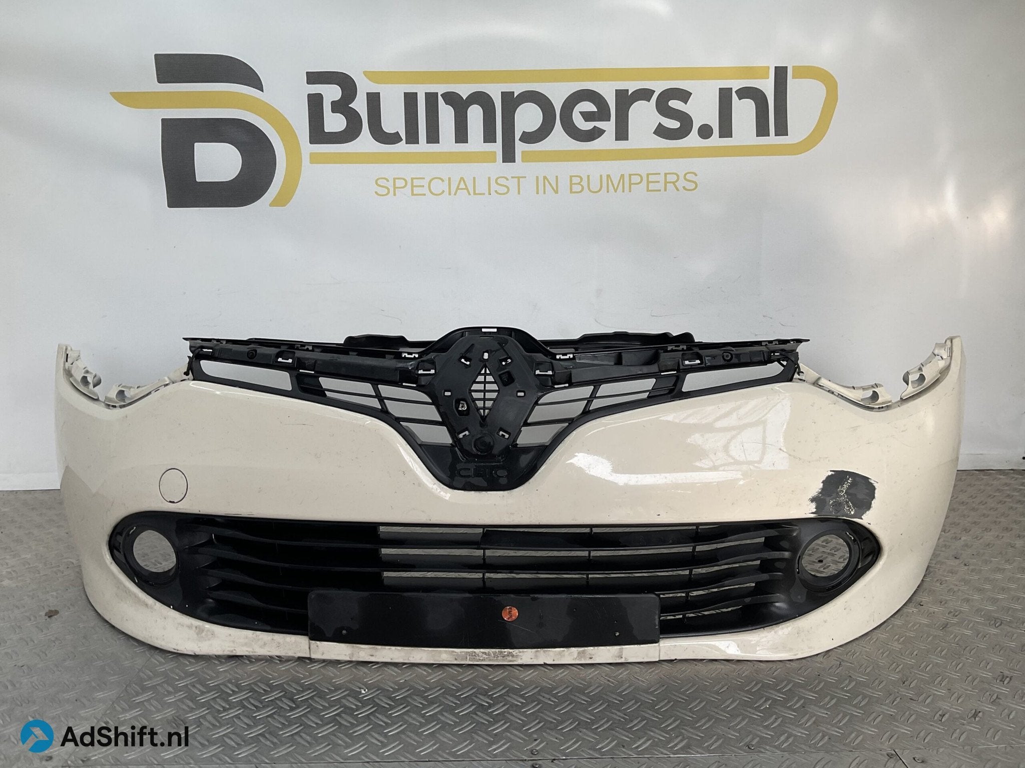 Bumper Renault Clio 4 2012-2015 620221112R Voorbumper F3-180, Bumper