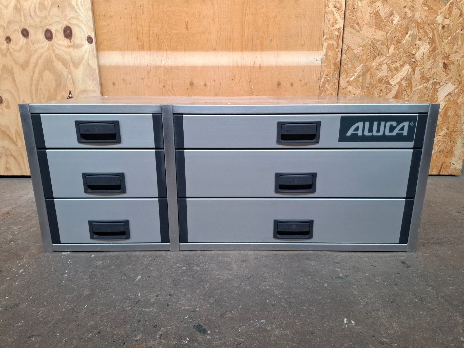 aluca bedrijfswageninrichting, Ophalen, Zo goed als nieuw