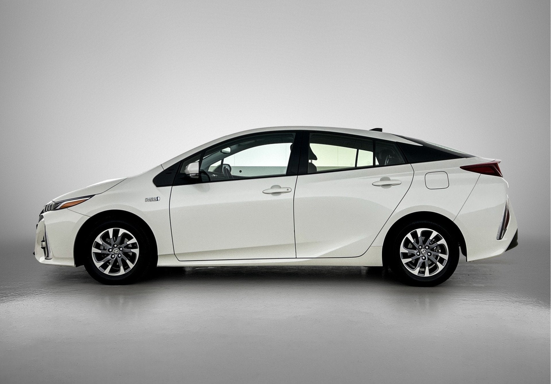 Toyota Prius 1.8 Plug-in Dynamic | BTW Voertuig | Stoelverwa, Auto's, 12 maanden, Gebruikt, 4 cilinders, 1505 kg