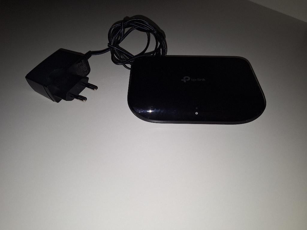 TP-Link TL-SG1005D - Netwerk Switch, Computers en Software, Netwerk switches, Verzenden, Zo goed als nieuw
