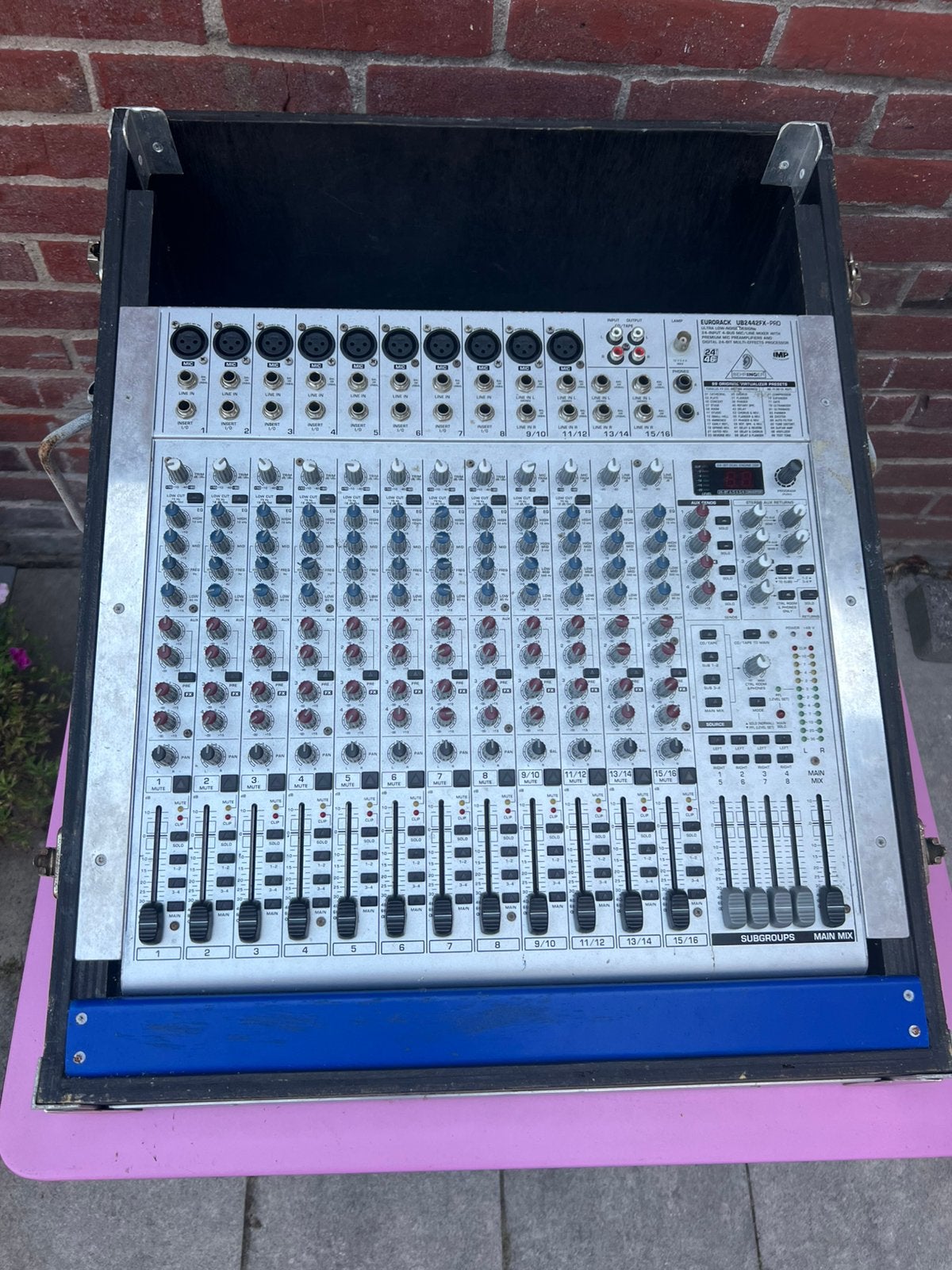 Behringer Eurorack 2442FX Pro mixer, Ophalen, Zo goed als nieuw, 10 tot 20 kanalen