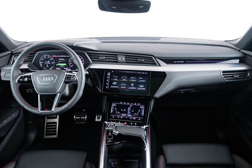 Audi Q8 e-tron 55 quattro S Edition 115 kWh Panoramadak - He, Auto's, Audi, Automaat, 12 maanden, Zwart, Q8 e-tron
