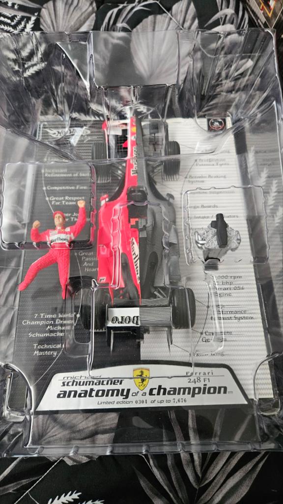 Michael Schumacher Ferrari 248 F1 - Anatomy of a Champion, Hobby en Vrije tijd, Modelauto's | 1:18, Ophalen of Verzenden, Nieuw