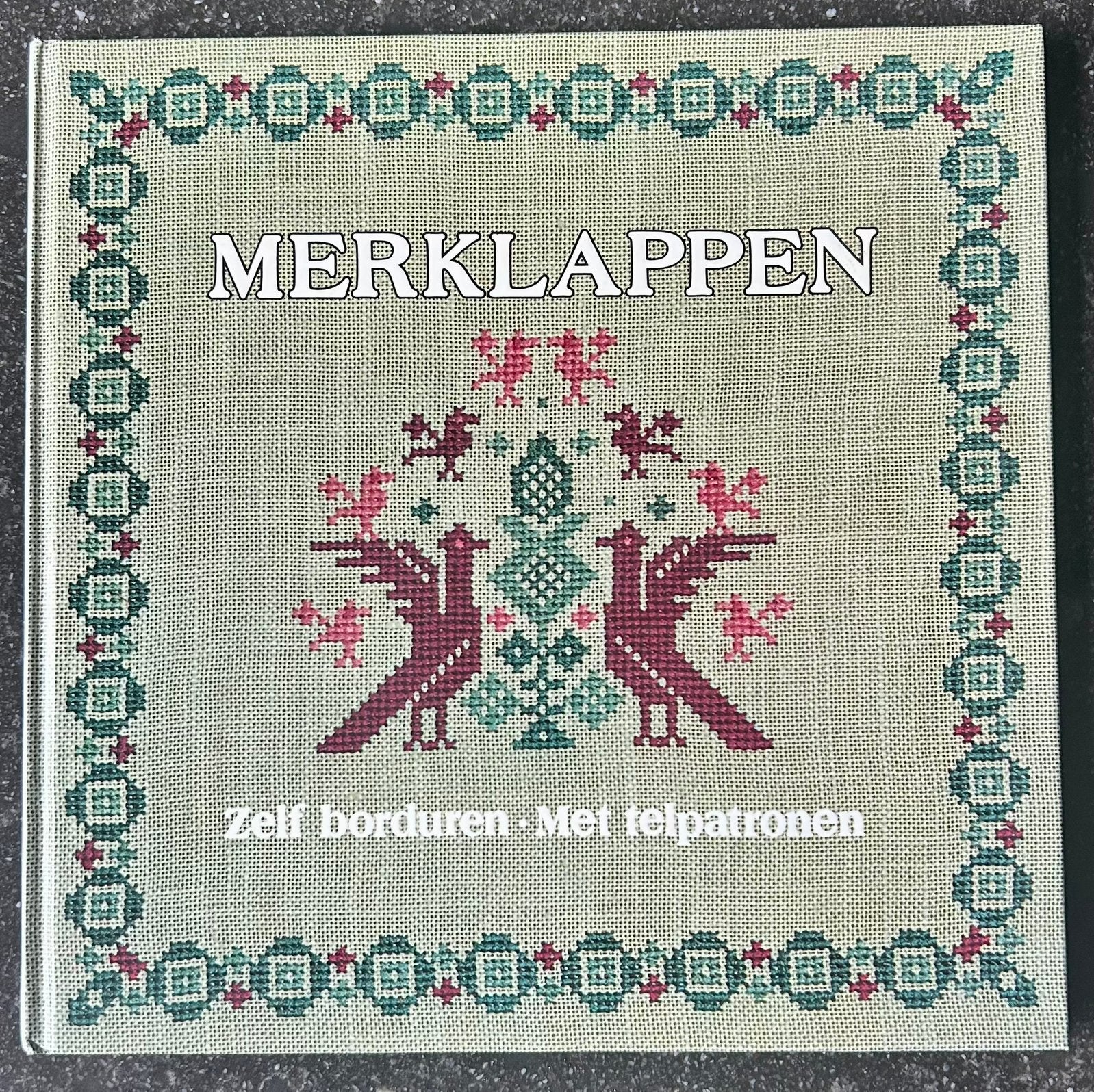 Eva Leszner - Merklappen Zelf borduren - Met telpatronen, Ophalen of Verzenden, Zo goed als nieuw, Handborduren, Patroon