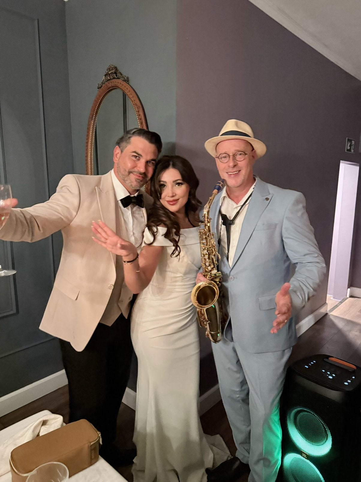 Live Muziek: DJ Saxofonist voor Feestjes Evenementen, Dj