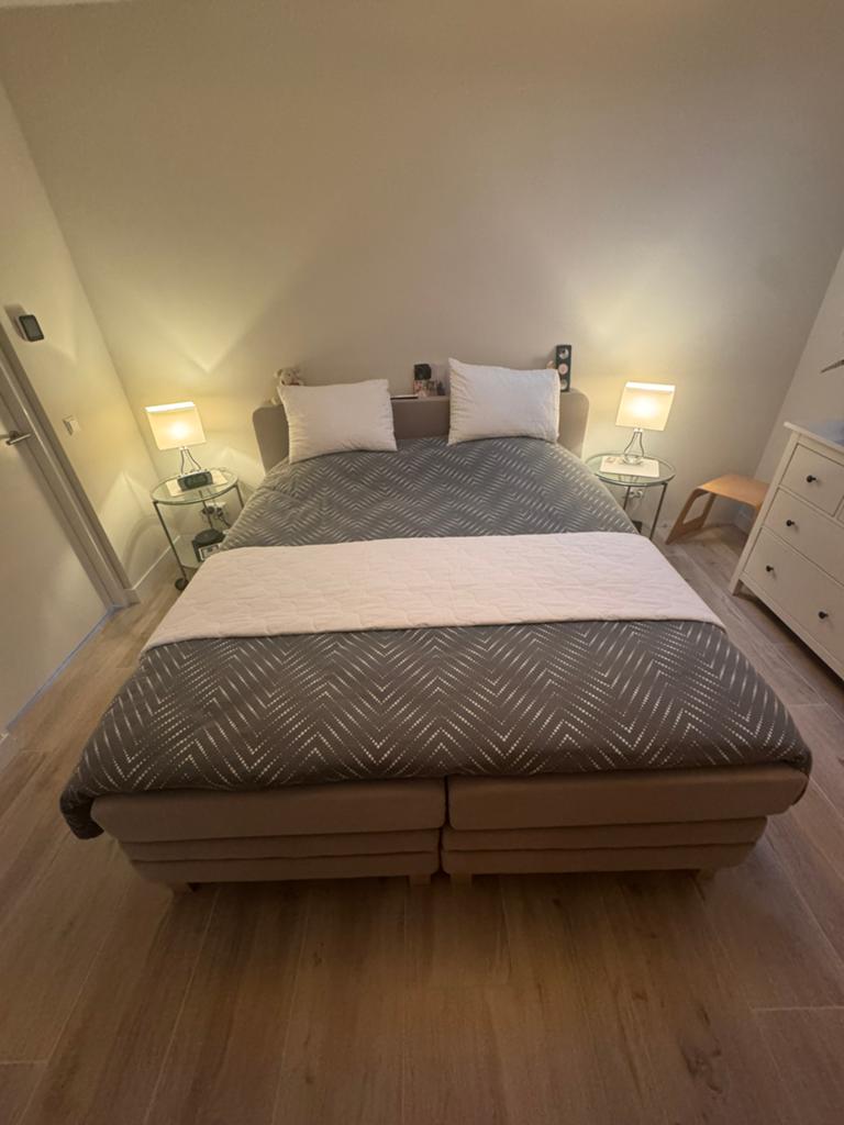Elektrische boxspring 180x210, Ophalen of Verzenden, Zo goed als nieuw