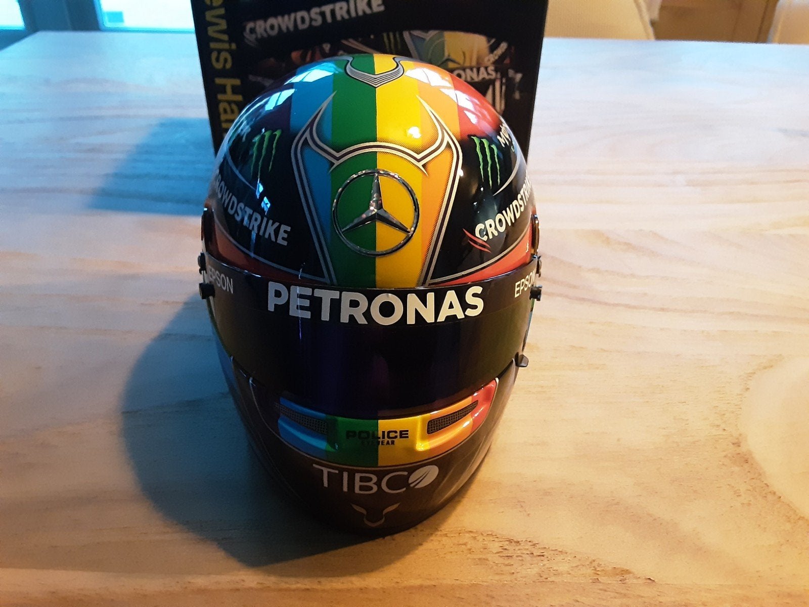 Lewis Hamilton F1 Helm Miniatuur - Regenboog Editie, Ophalen of Verzenden, Nieuw, Formule 1