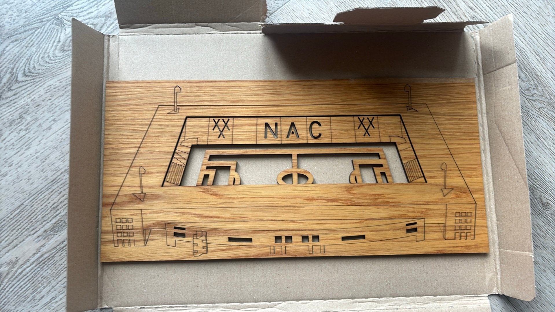 NAC Breda stadion van hout NIEUW in doos. City shapes, Verzamelen, Ophalen, Nieuw, Buitenlandse clubs, Shirt