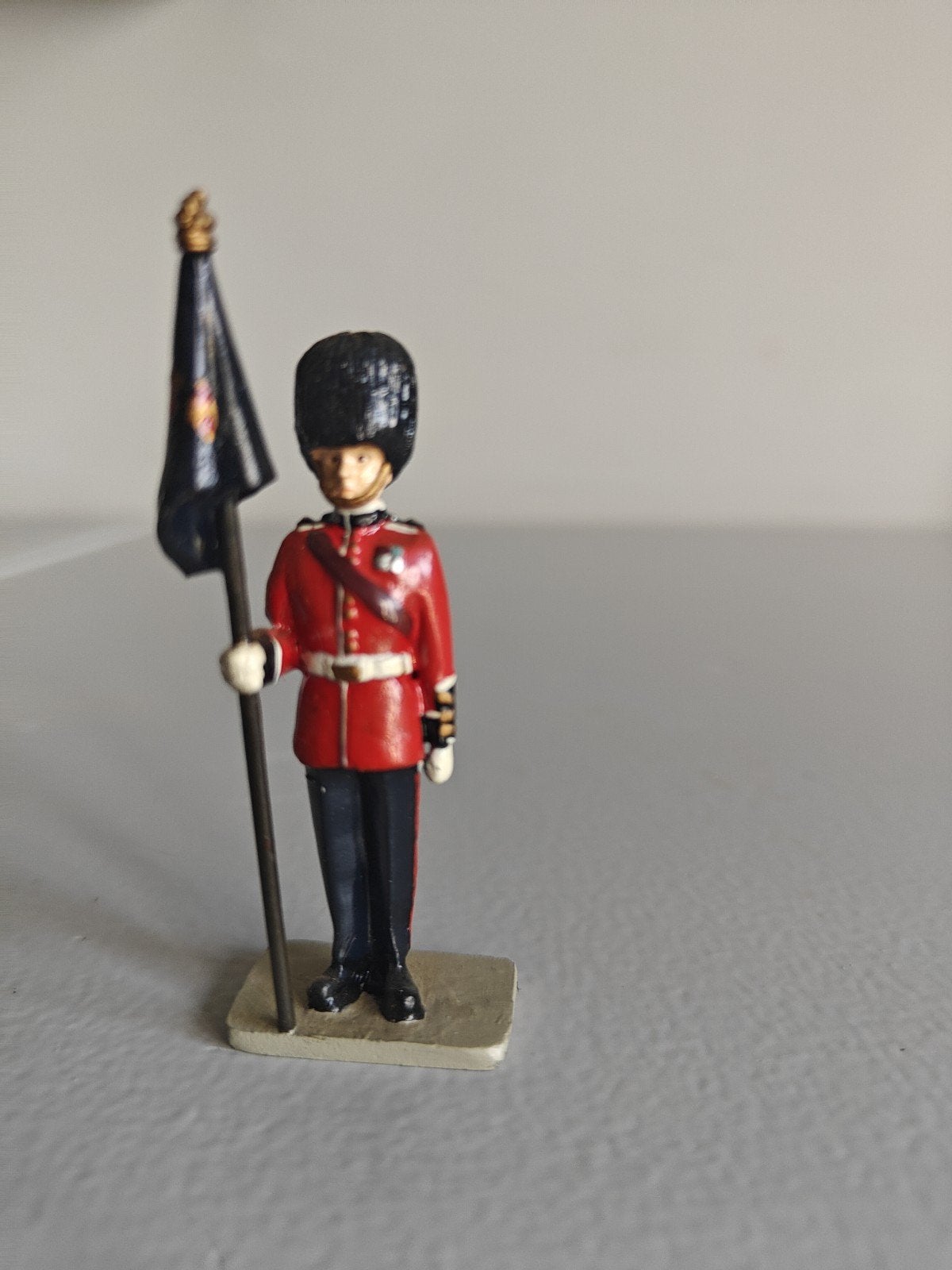 W. Britain Colour Point Scots Guards Figuur 40109, Ophalen, Zo goed als nieuw