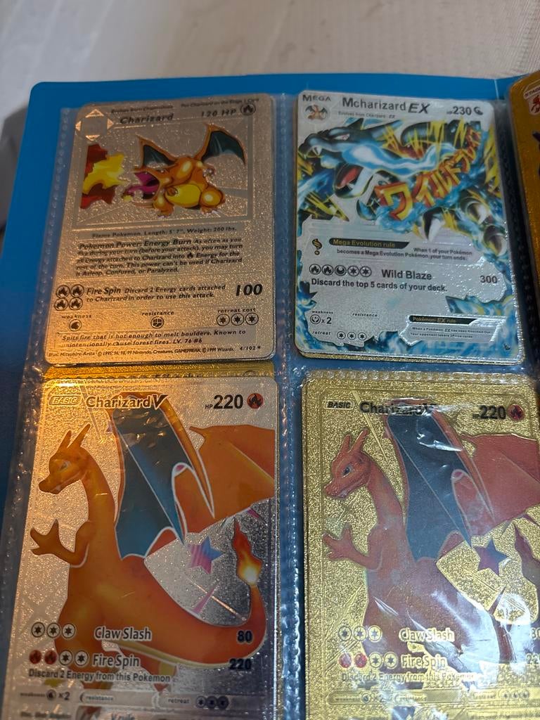 Gouden Charizard Pokémon Kaarten Collectie (8 stuks), Ophalen of Verzenden, Zo goed als nieuw, Meerdere kaarten, Foil