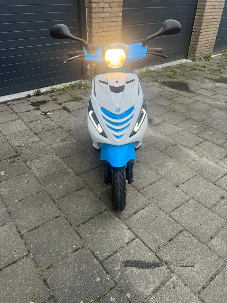 Piaggio zip 4takt 50cc, Fietsen en Brommers, Brommeronderdelen | Scooters, Ophalen, Zo goed als nieuw, Overige typen, Piaggio