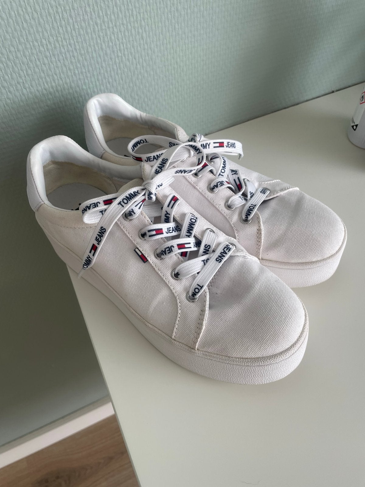 Leuke Tommy Jeans sneakers maat 38, Ophalen of Verzenden, Gedragen, Wit, Sneakers of Gympen