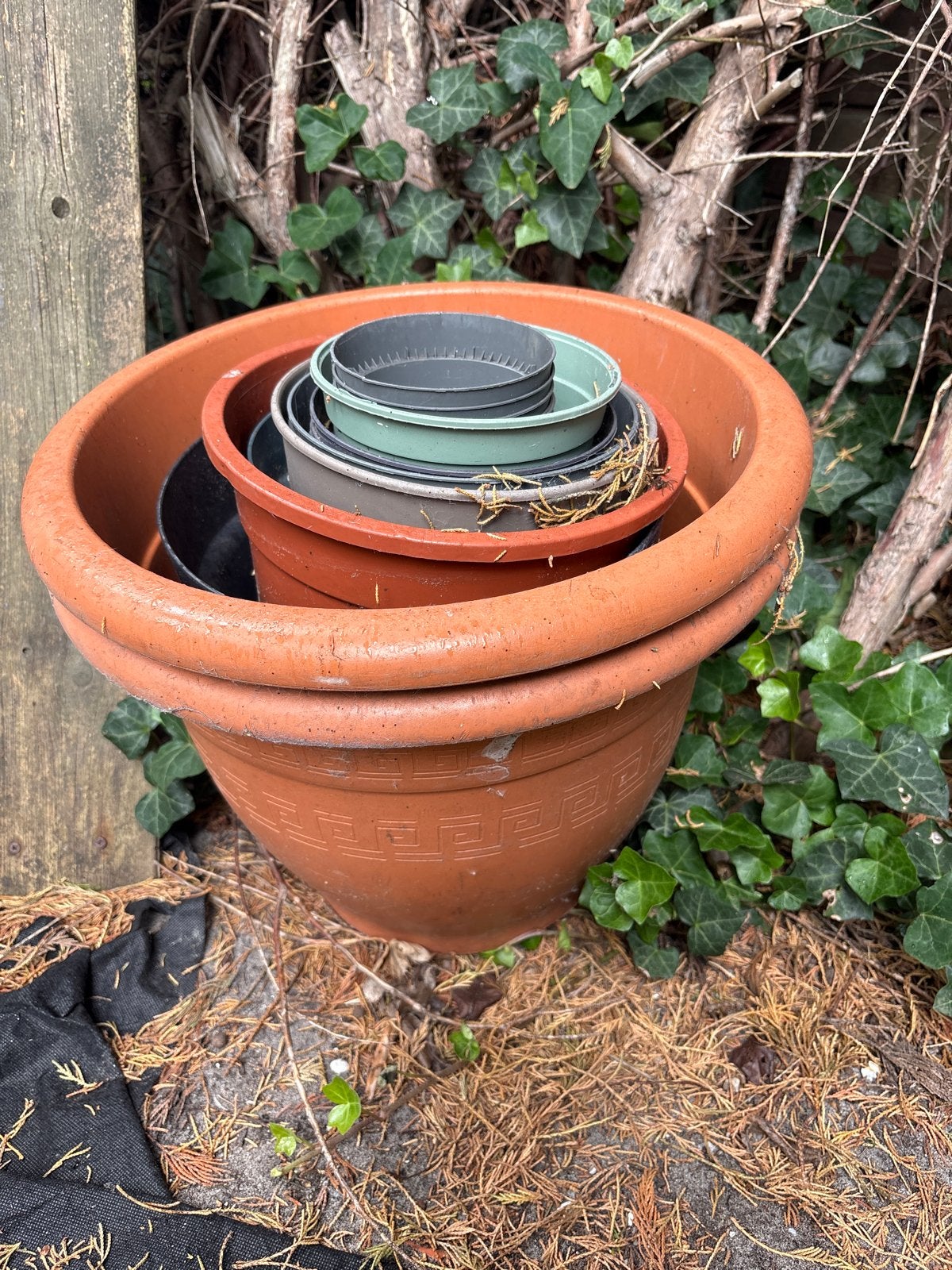 Diverse bloempotten en schotels - Gebruikt, Tuin en Terras, Bloempotten, Ophalen, Gebruikt, 40 cm of meer, Rond