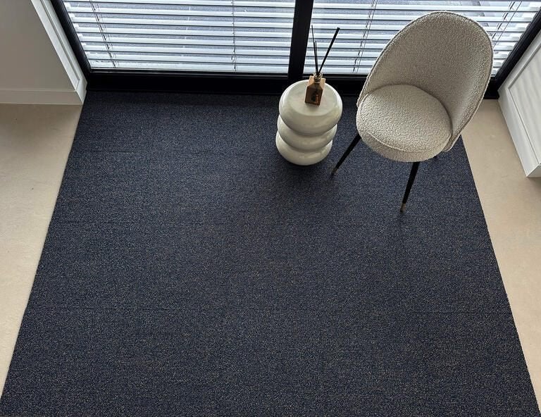 Blauwe aanbieding tapijttegels 100m2 op voorraad, Huis en Inrichting, Blauw, 75 m² of meer, Nieuw, Ophalen of Verzenden