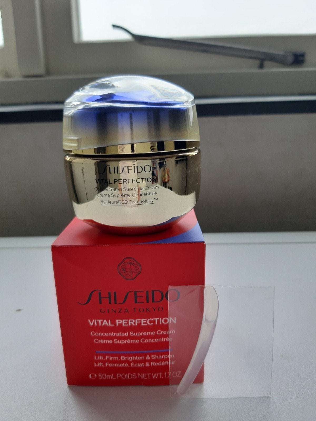 Shiseido Vital Perfection Uplifting 50ML., Verzenden, Nieuw, Gehele gezicht, Verzorging