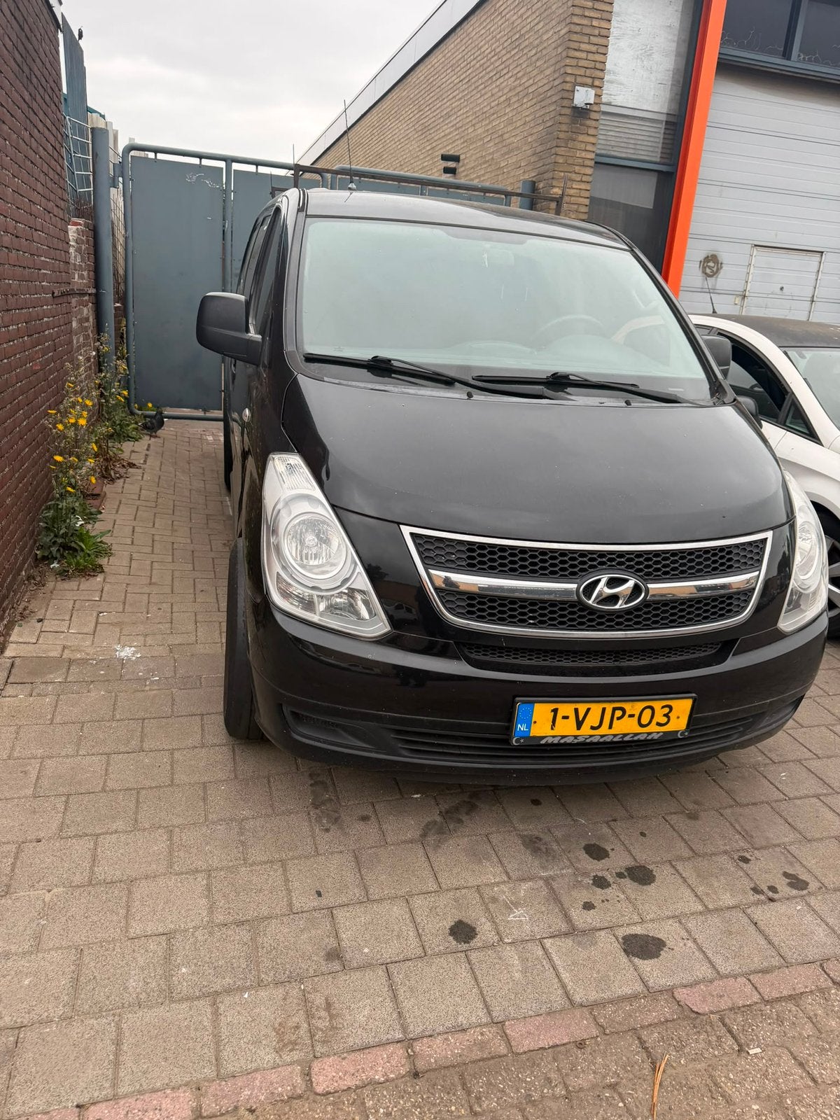 EXPORT Hyundai H300 2.5 Crdi WGT 136PK 2010, Auto's, Bestelauto's, 1949 kg, Origineel Nederlands, Bedrijf, 2300 kg
