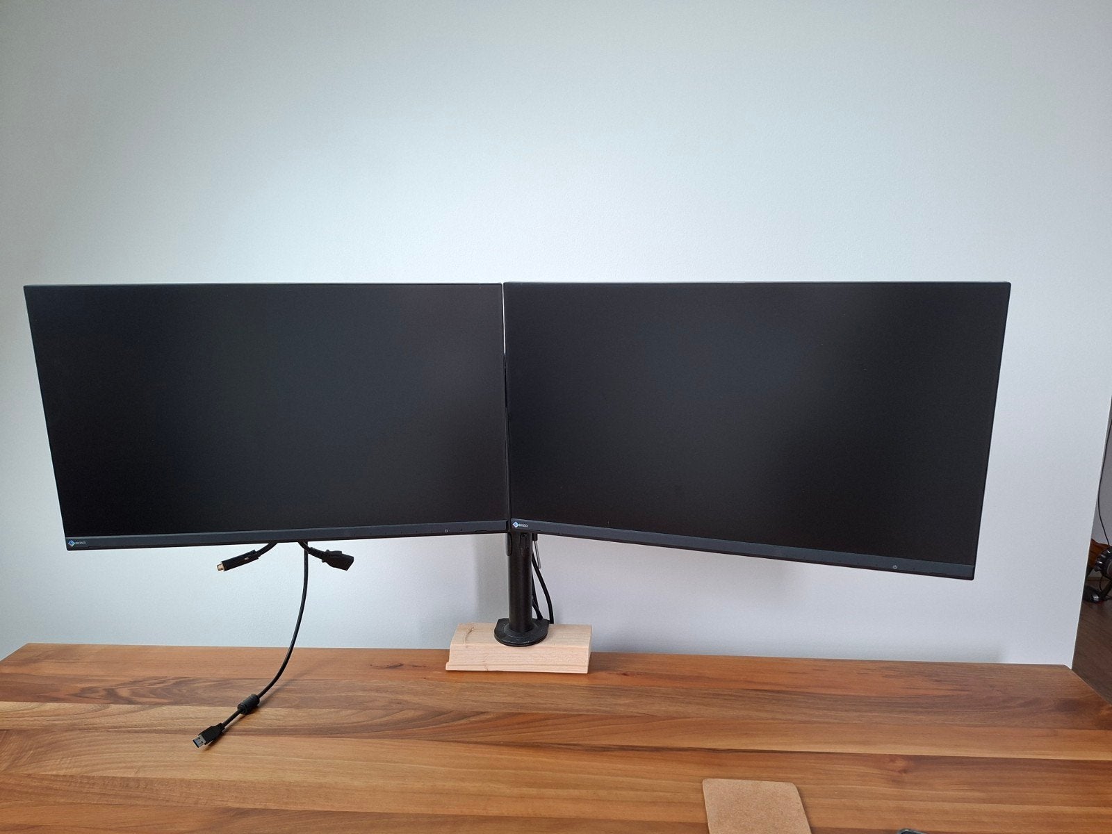 2x Eizo Flexscan EV2460 23.8" + monitorarm + docking station, Computers en Software, Monitoren, Ophalen, IPS, Eizo, Full HD