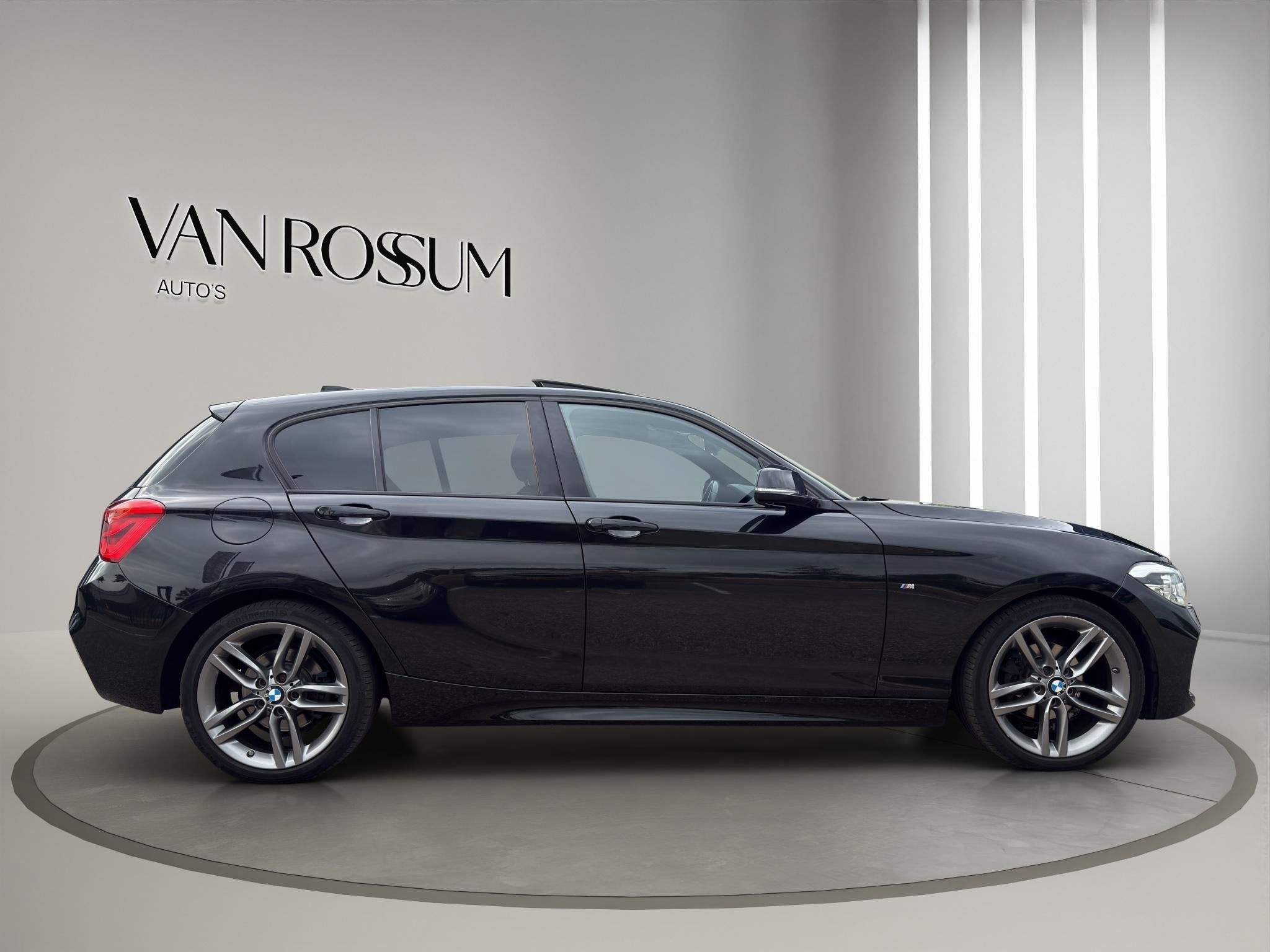 Foto 2 van BMW 1-serie 118i Edition M Sport Shadow High Executive | Led