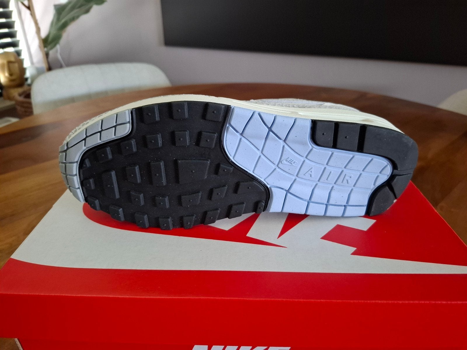 Nike air max 1 87 summit white phantom sail 45 11 ds 150, Kleding | Heren, Schoenen, Ophalen of Verzenden, Nieuw, Wit