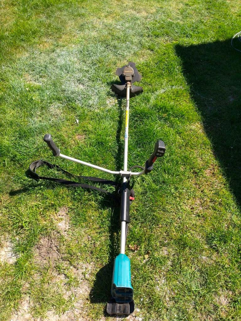 Makita bosmaaier dur 365u, Ophalen of Verzenden, Accu