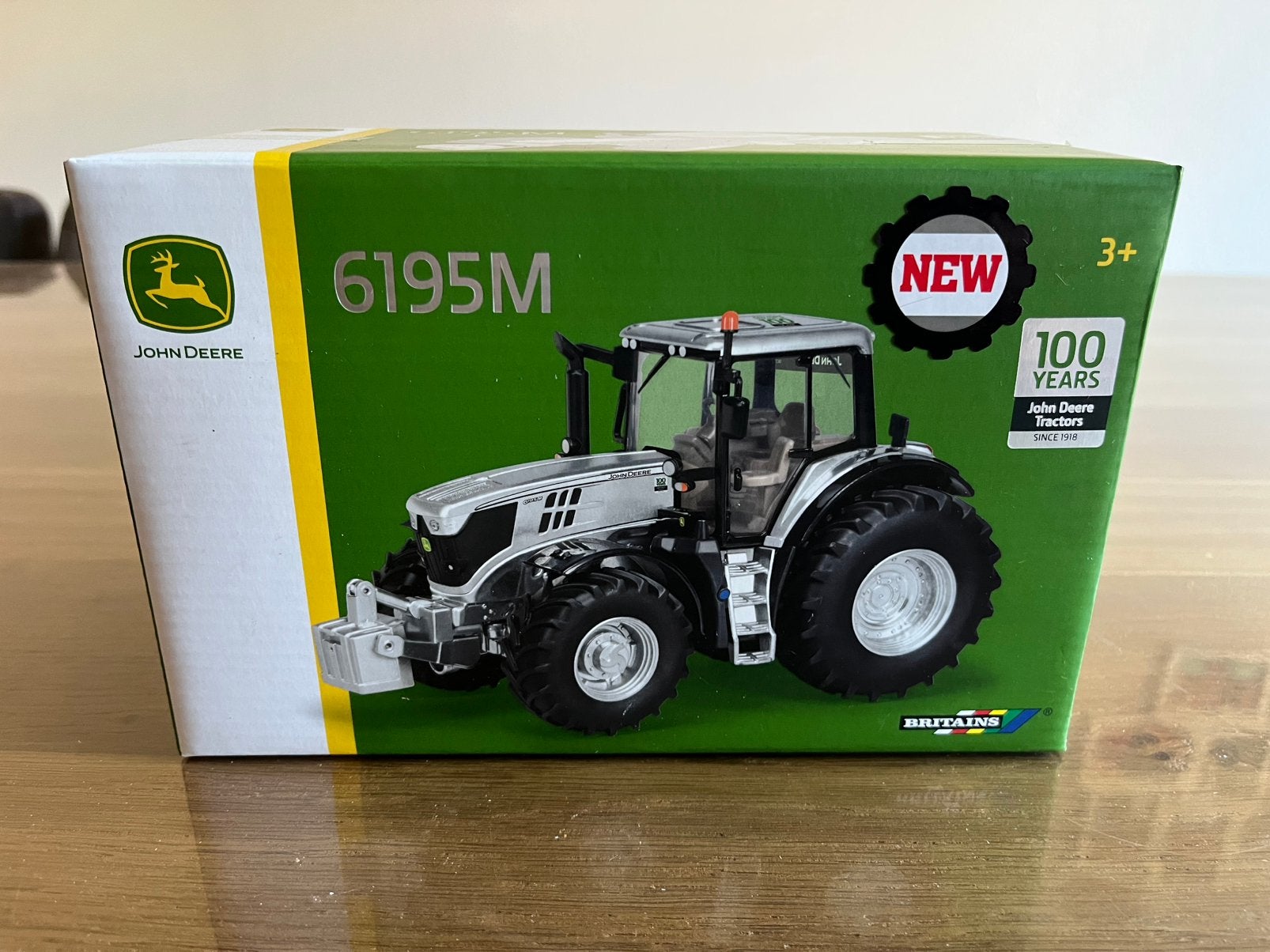 John Deere 6195 M tractor zilver uitvoering Britains 43224, Ophalen of Verzenden, Nieuw, Tractor of Landbouw, Britains