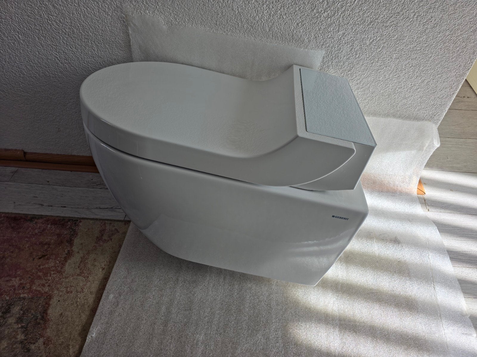 Te koop NIEUW Geberit Aquaclean Tuma Classic douche-wc alpie, Ophalen, Nieuw, Toilet