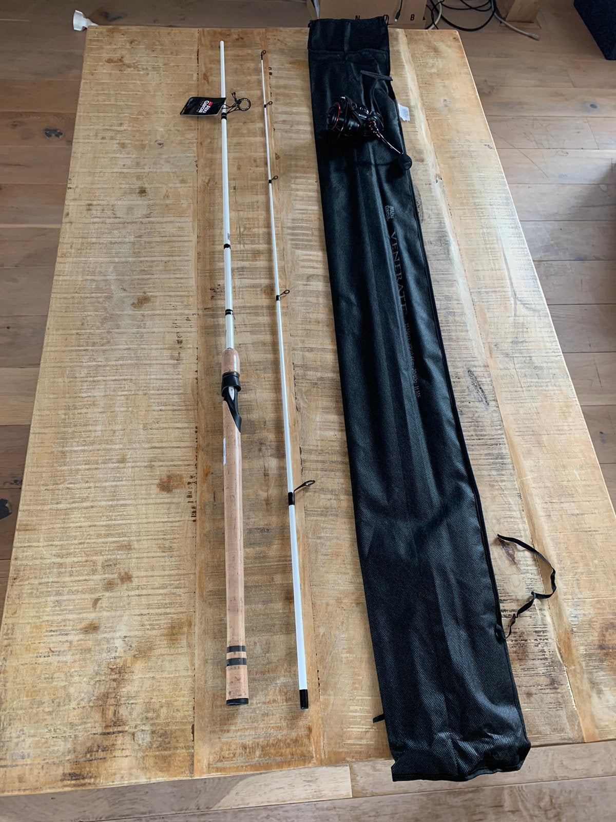 Nieuwe Abu Garcia spinhengel + DLT molen, 2.40m & 10-30 gr, Ophalen of Verzenden, Nieuw, Complete set