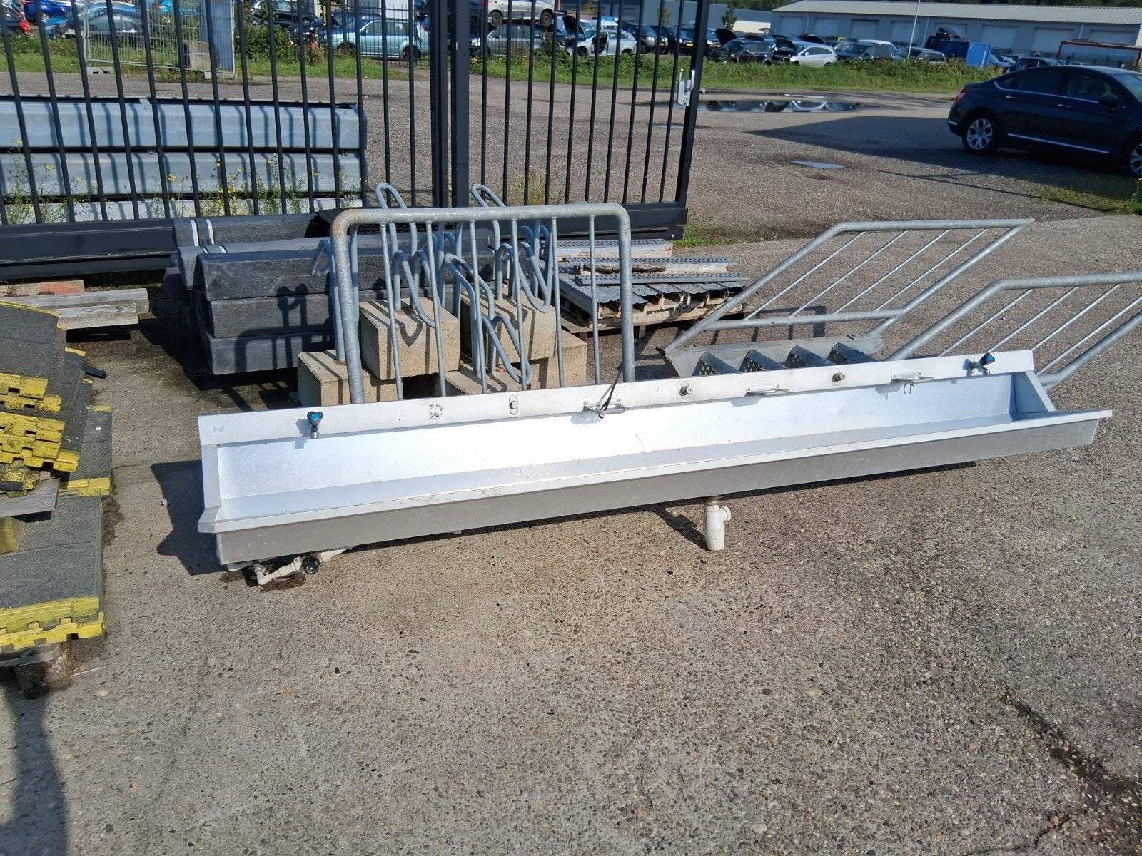 Circulaire aluminium wasbak / garage /werkplaats, Ophalen, Gebruikt, Wastafel