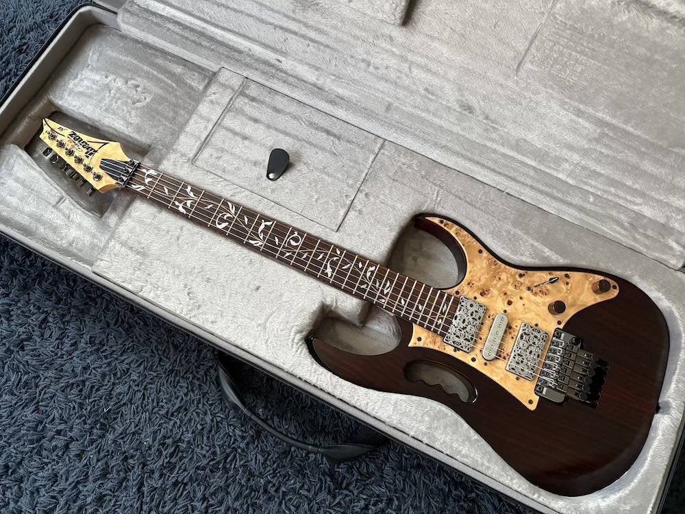 Ibanez Steve Vai JEM77WDP Signature Guitar Woody JEM PIA, Ibanez, Met versterker, Ophalen of Verzenden, Zo goed als nieuw