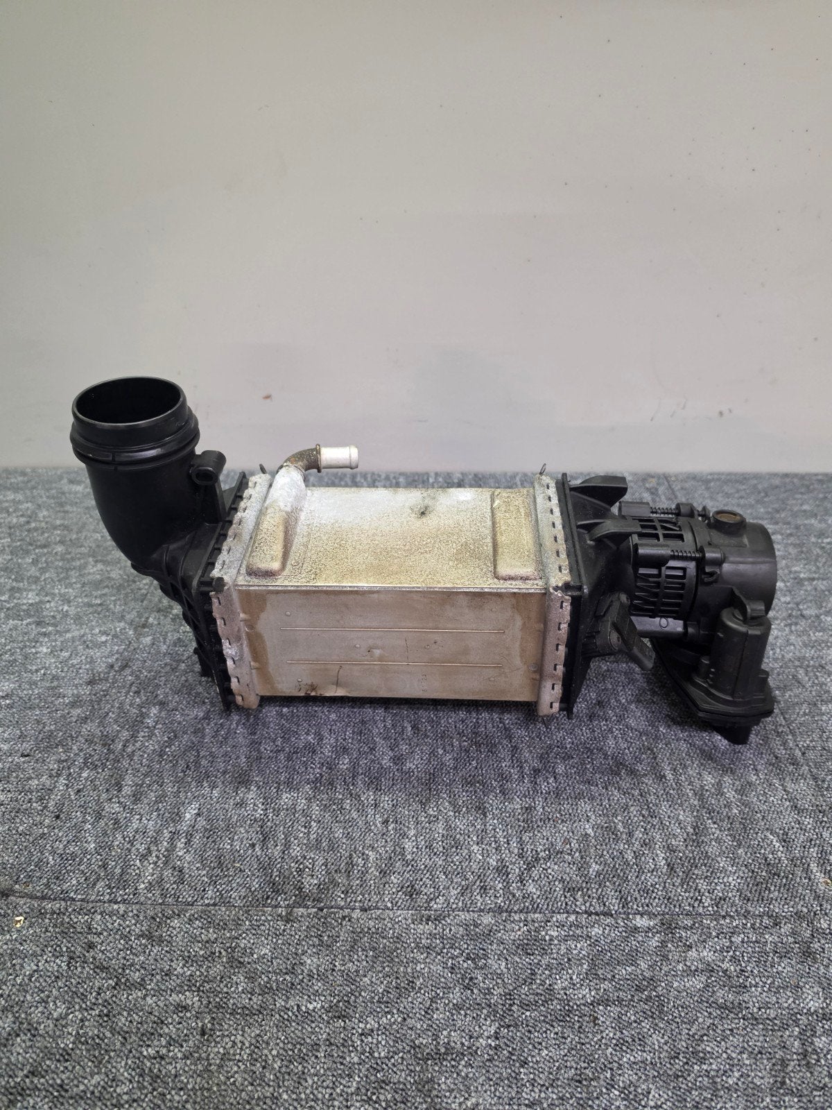 Volkswagen Intercooler 04E145785P, Ophalen