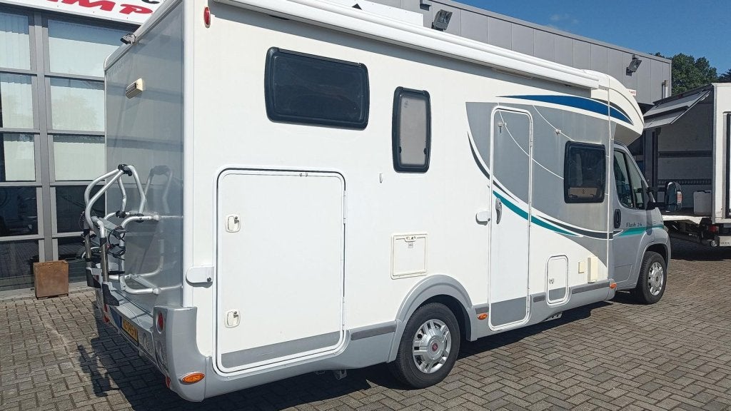 Nette Chausson Flash 26 Dwarsbed Hefbed 2.3mj 130pk '11 87dk, Caravans en Kamperen, Fiat, 6 tot 7 meter, Buitenlamp, Startonderbreker