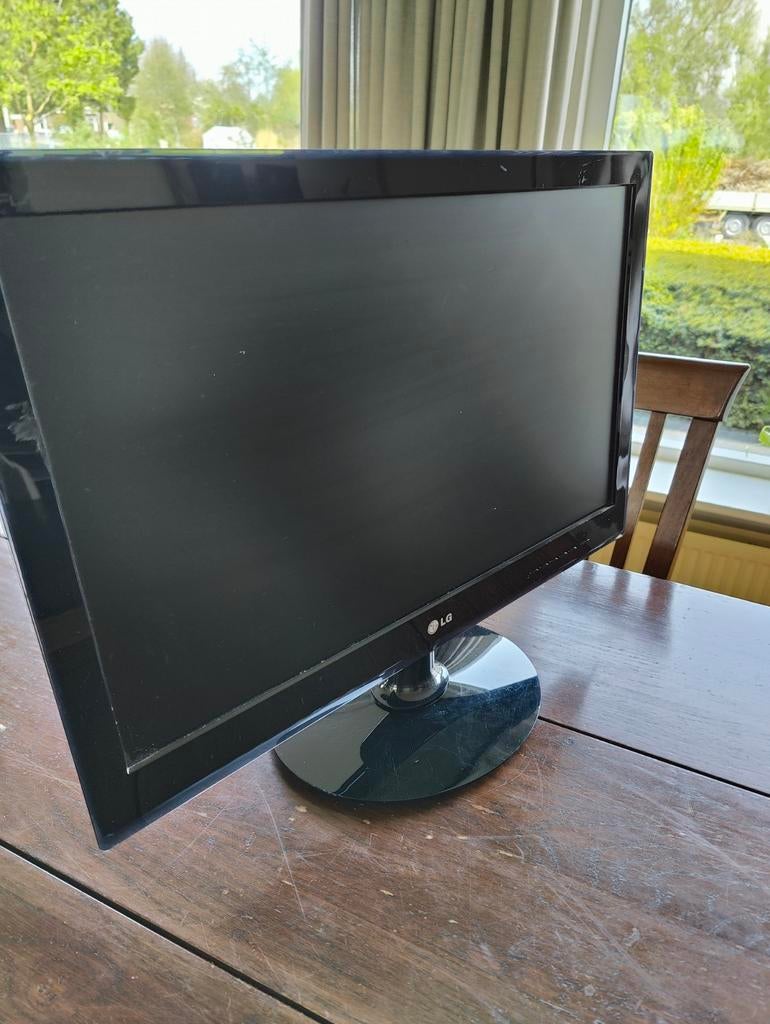 LG Flatron W2340S monitor, Ophalen, Gebruikt, 3 tot 5 ms, Kantelbaar