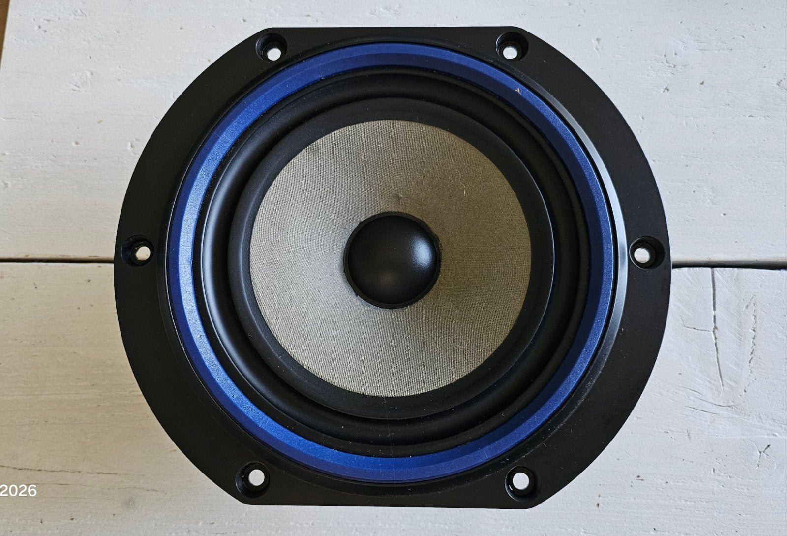 Twee B&W mid/laag drivers. BZ 200/16. dm110 dm220 dm330 (i)