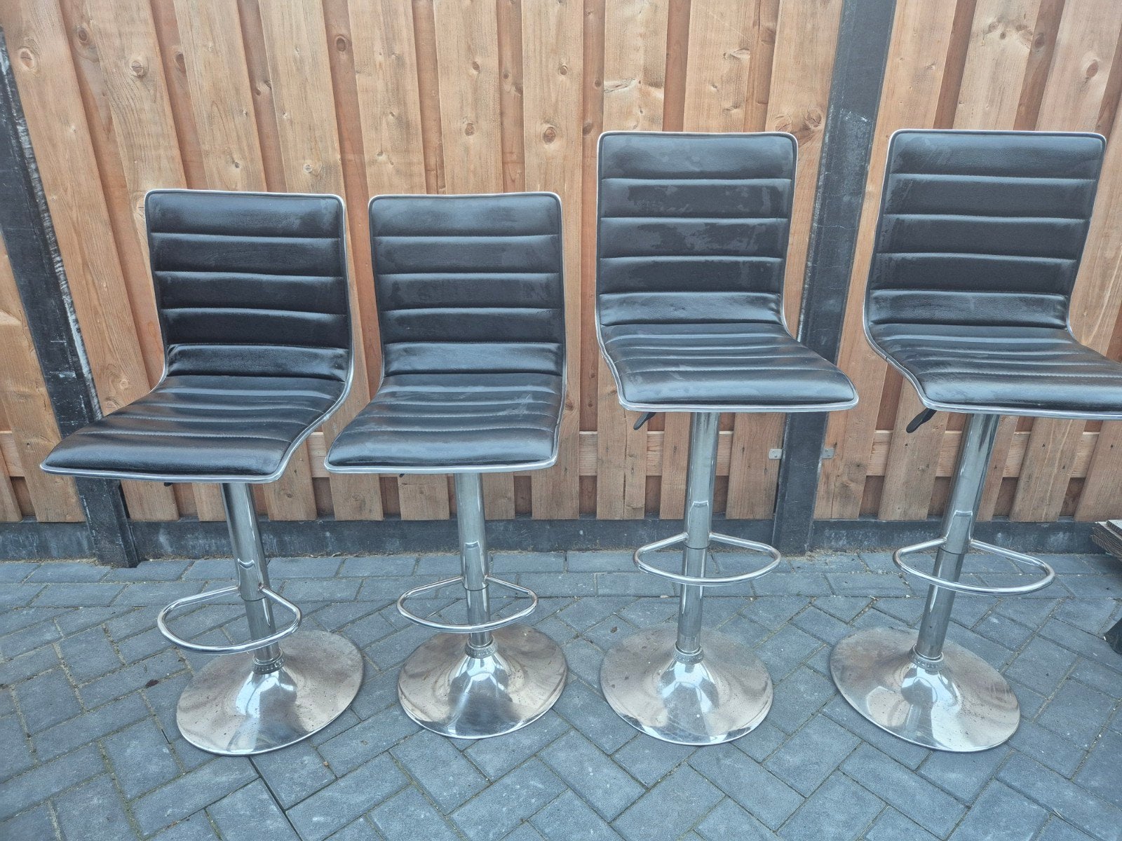 Barkrukken, Huis en Inrichting, 4 krukken, Ophalen, Gebruikt, 60 tot 90 cm