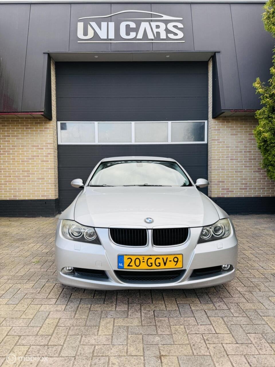 BMW 3-serie 320i Executive|Navi|Cruis|Xenon|Weinig Km NAP, Parkeersensor, 1345 kg, Zwart, 4 cilinders