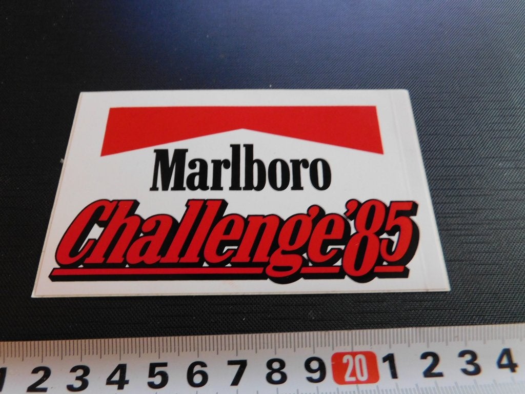 sticker MARLBORO Challenge 1985, Verzamelen, Stickers, Ophalen, Zo goed als nieuw